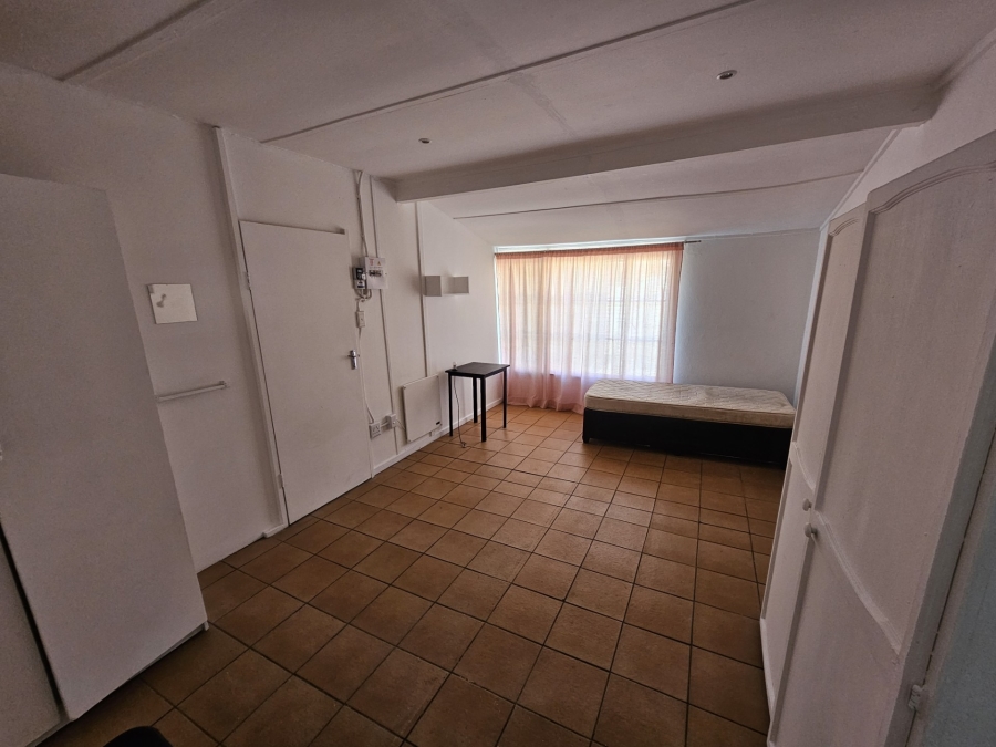 6 Bedroom Property for Sale in Brandwag Free State